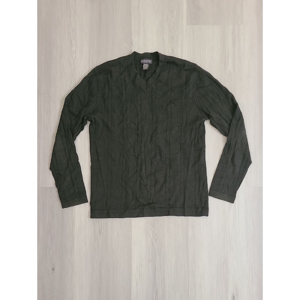 Banana Republic Green V-Neck Sweater 100% Extra Fine Italian Merino Wool Medium